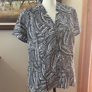 212 Collection  Linear Leaf Print  Black & White Short Sleeve Blouse Top Large P